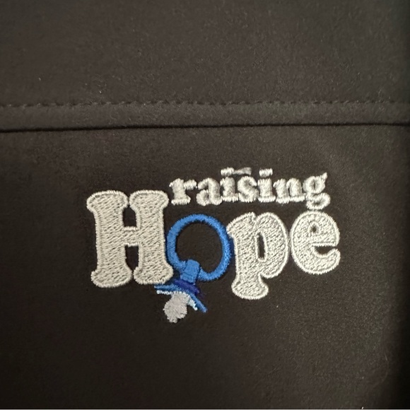 RAISING HOPE SEASON 2 CREW JACKET!!size XL PLUS HAND SIGNED XMAS CD - Picture 3 of 8